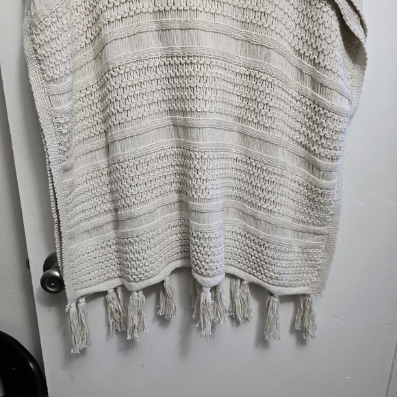 J Jill Fringe Boardwalk Open Stitch Poncho Sweater M L Beige Crochet Boho - Picture 2 of 7